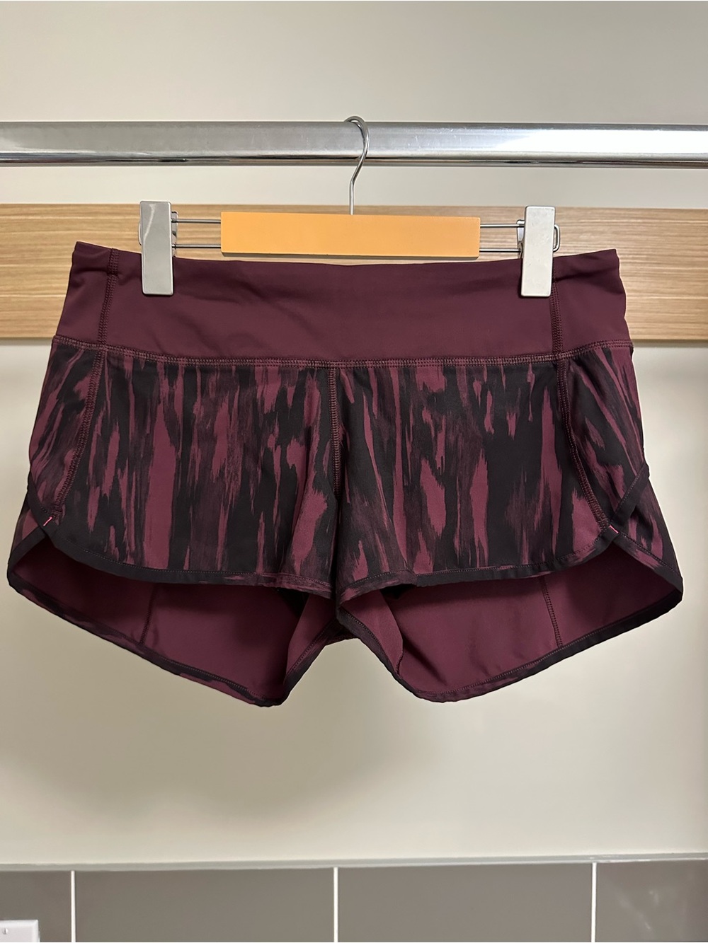 Lululemon Rin: Speed Shorts - Picture 4 of 9